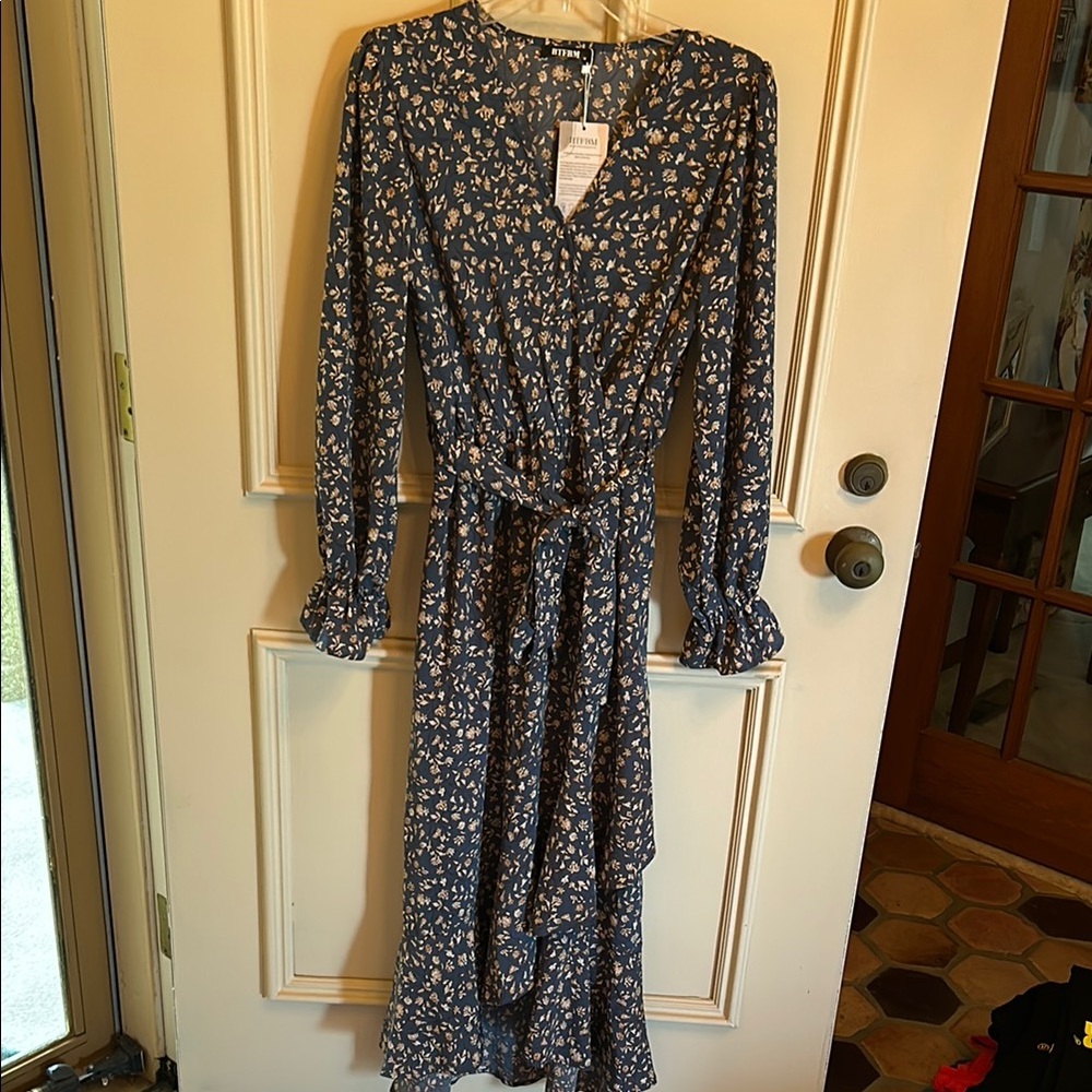 Universal Thread Blue V-Neck Bishop Sleeve Sundress